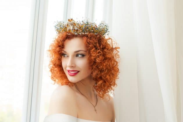 penteados para noivas 630x420 - Cabelos cacheados curtos: fotos e dicas para cortes de cabelos encaracolados