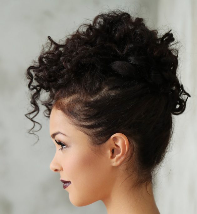 iStock 610547430 630x685 - Coque para madrinha e outros penteados: como escolher o penteado ideal e arrasar