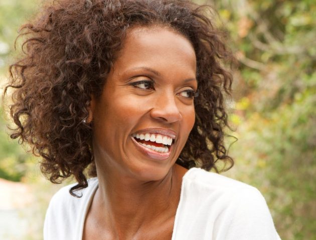 iStock 183847976 630x478 - Cabelos curtos para senhoras: cortes cl&aacute;ssicos e modernos