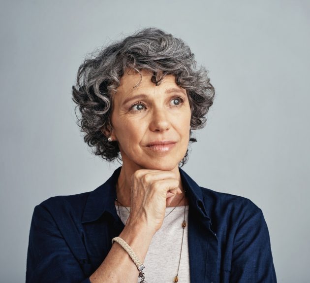 iStock 688944806 630x574 - Cabelos curtos para senhoras: cortes cl&aacute;ssicos e modernos