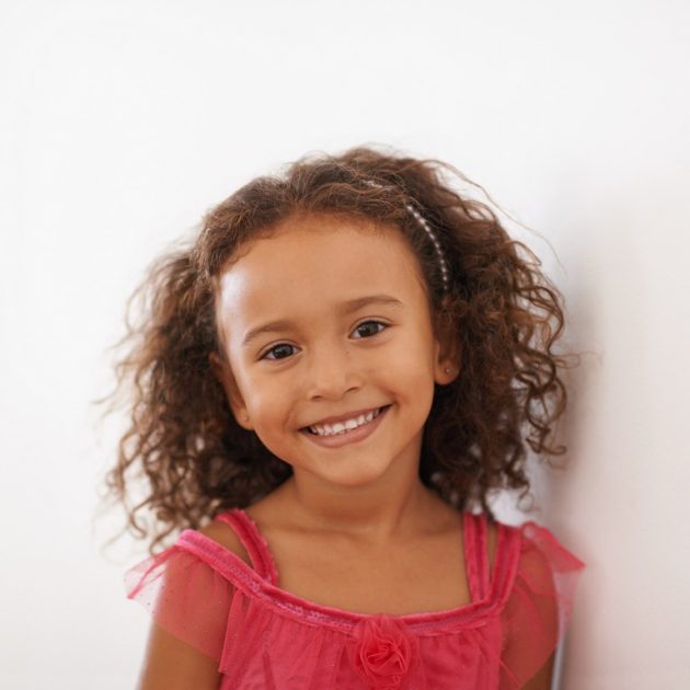 Penteados com crianças com cabelo cacheado 5 630x630 - Penteados infantis: 40 ideias encantadoras e dicas inspiradoras