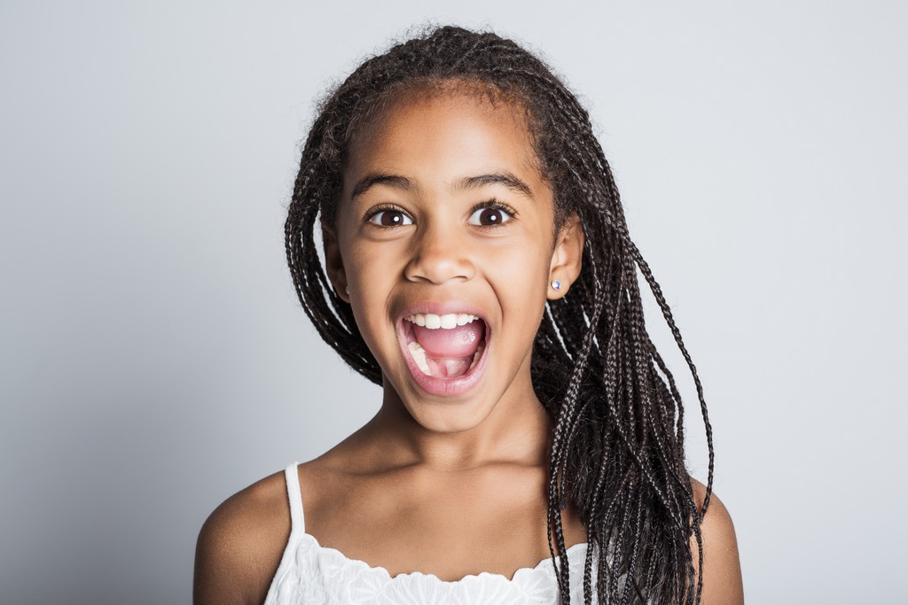 Penteados para cabelos cacheados infantil: Dicas e Inspirações! - Mega Kids  Moda Infantil