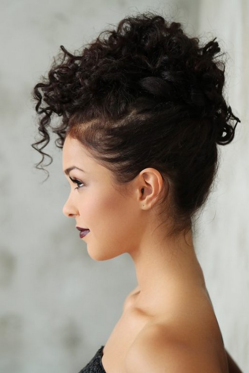 iStock 610547430 1 533x800 - Cabelo de noiva: dicas e inspirações para cabelos curtos, médios e longos