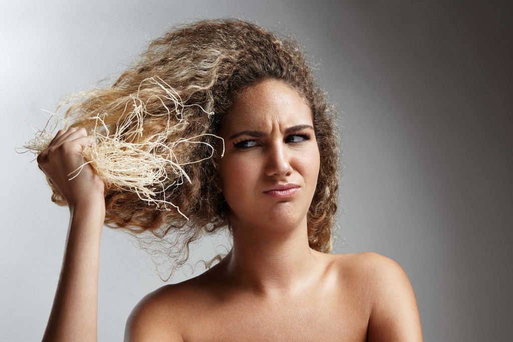 cabelo quebrado2 - Cabelo quebrado: Causas, tratamentos, produtos e dicas poderosas